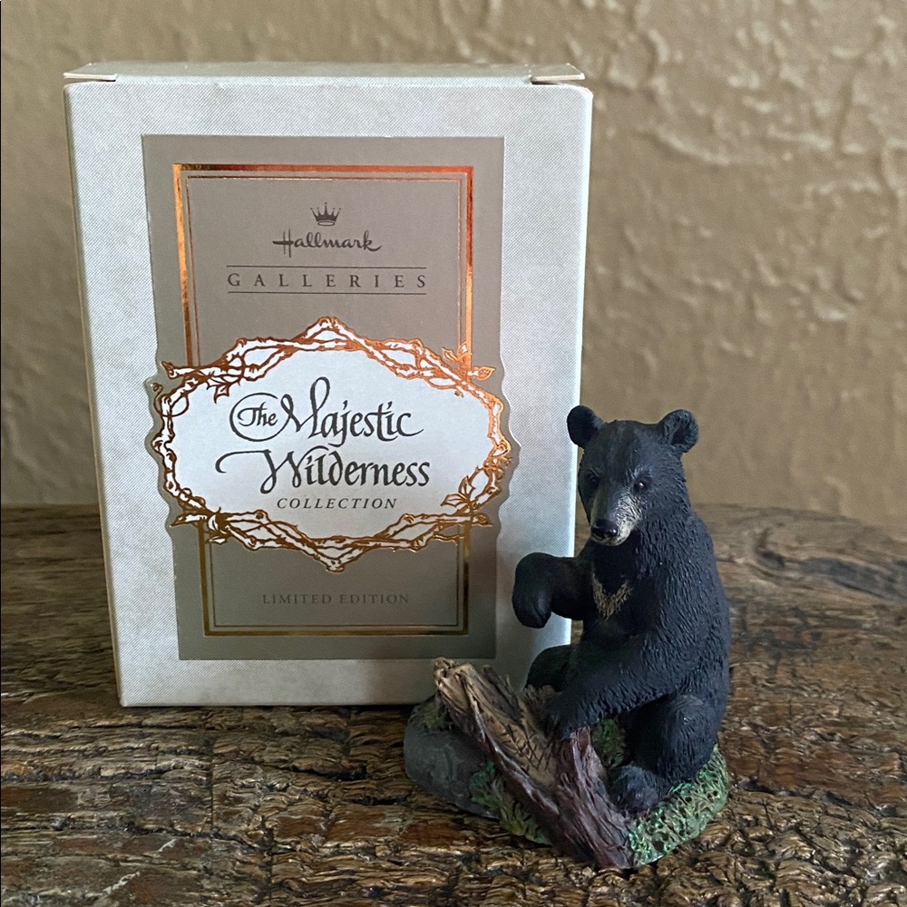 🐾Vintage🐾Hallmark Limited Edition Majestic Wilderness Collection Black Bear - Picture 1 of 10